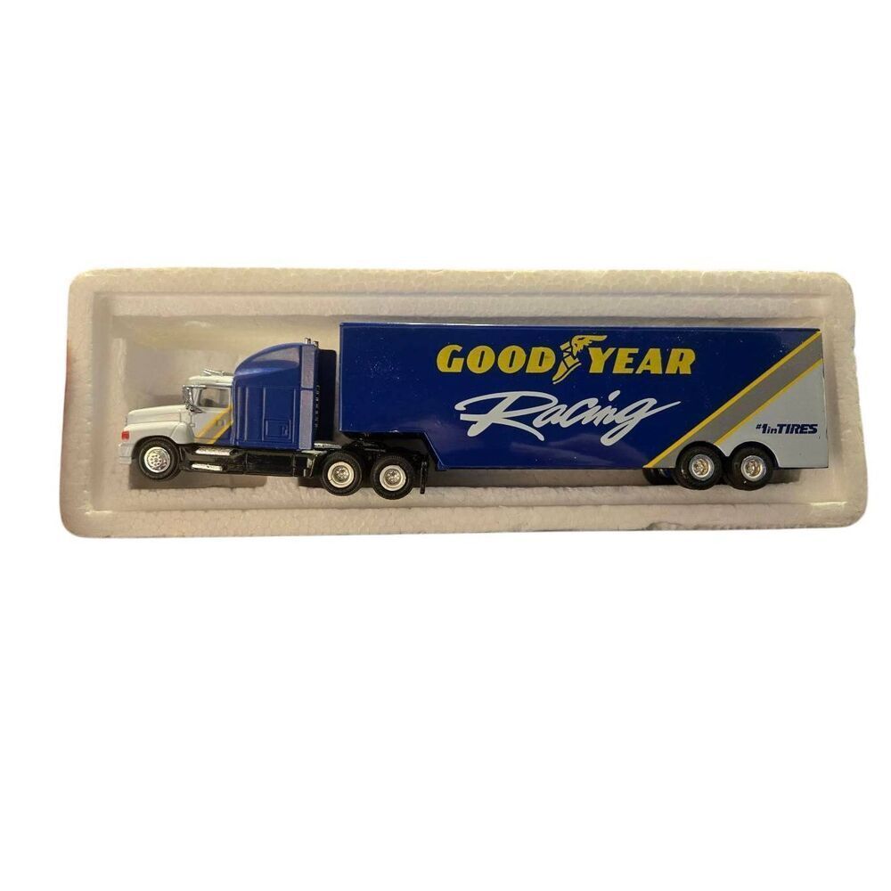 Good year racing tire truck *no box* (KO)